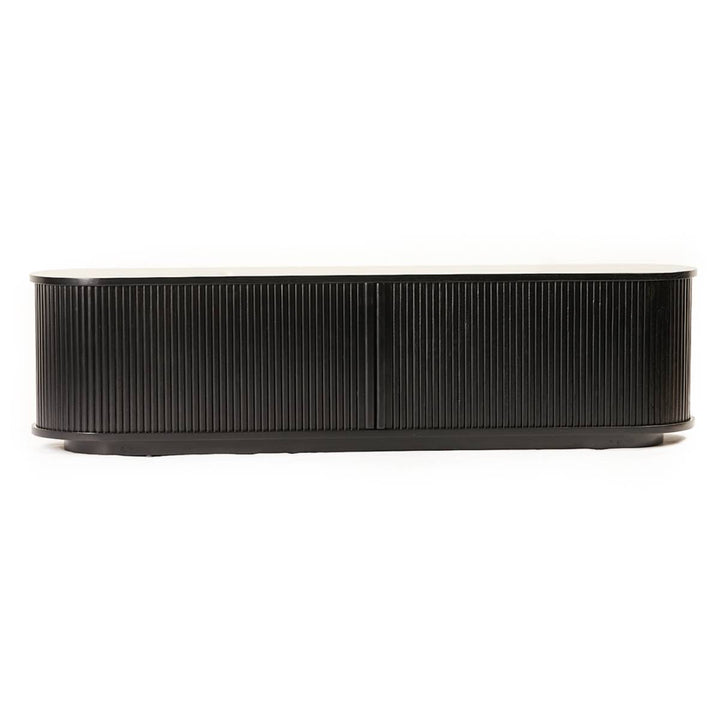 Mueble bajo de madera con diseño moderno en color negro mate y acabado acanalado en el frente. Tiene una forma rectangular con bordes redondeados y sin detalles escritos visibles.